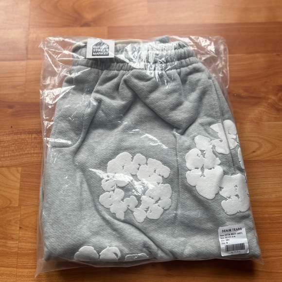 Other - Grey Denim Tear Shorts Size Medium Brand New Authenticated